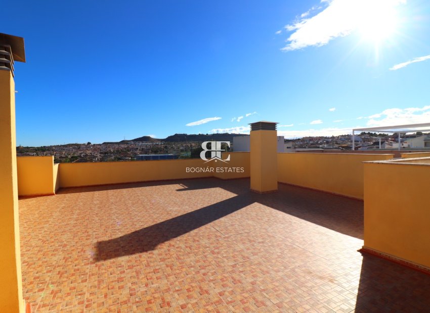 Resale - apartment -
Benijofar