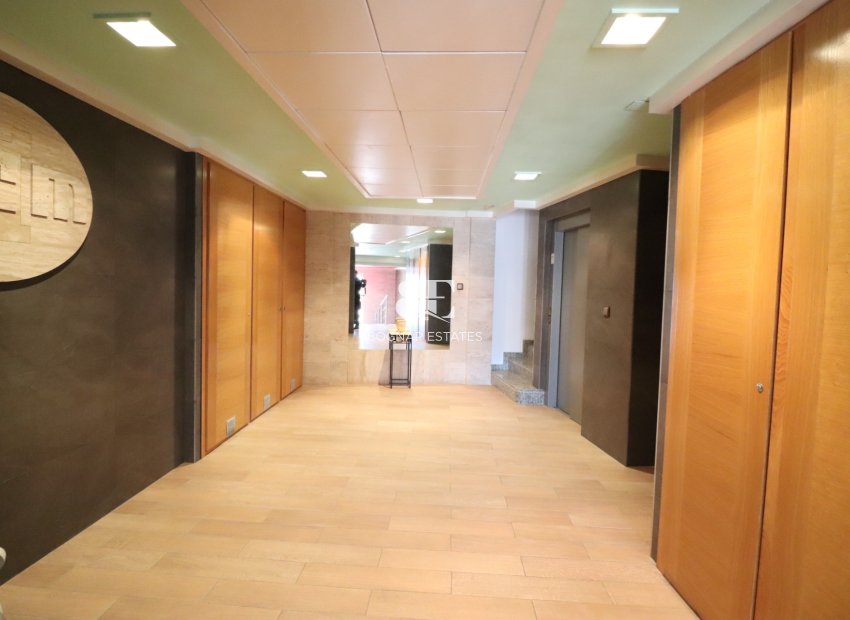 Resale - apartment -
Benijofar