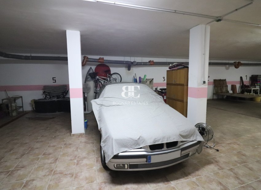 Resale - apartment -
Benijofar