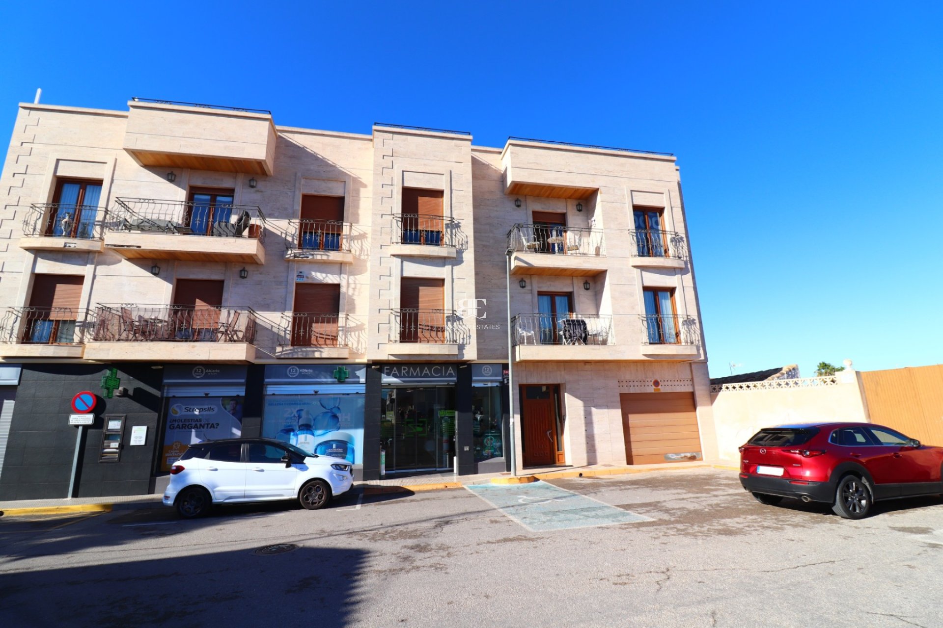 Resale - apartment -
Benijofar