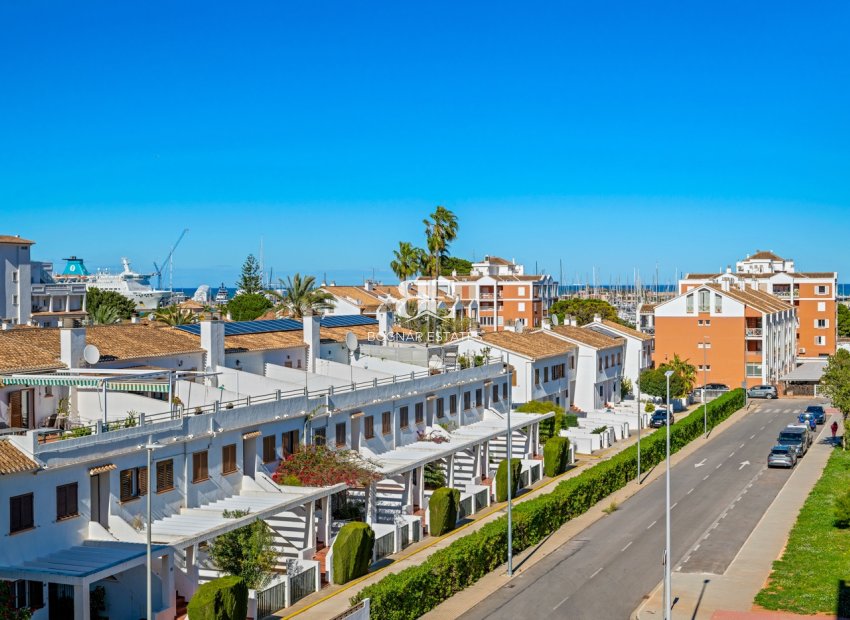 Resale - apartment -
Denia - Puerto