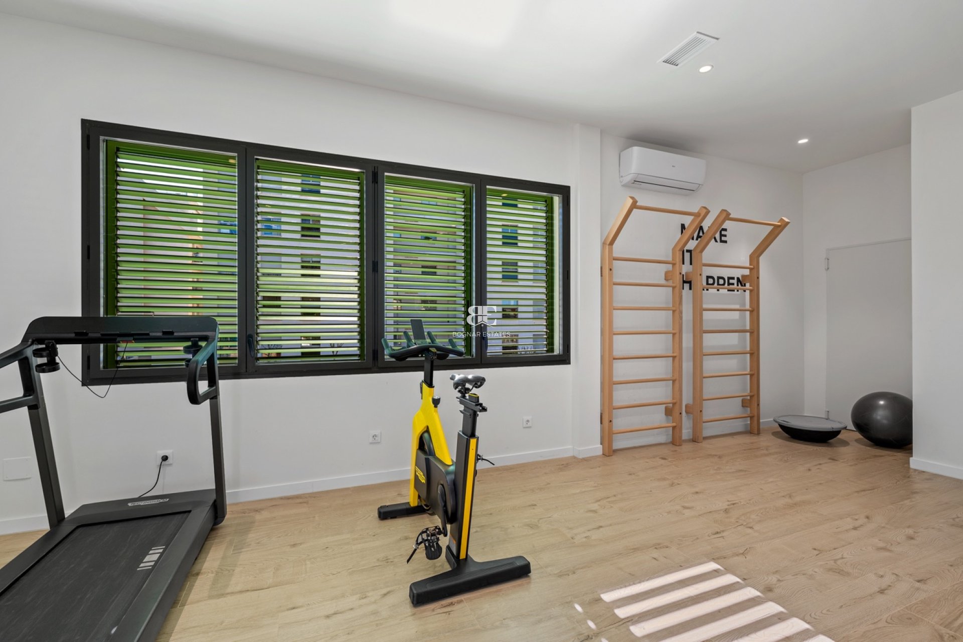 Resale - apartment -
Denia - Puerto