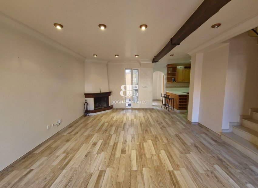 Resale - apartment -
Dolores