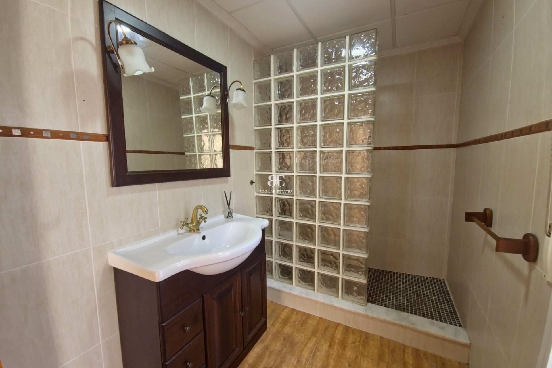 Resale - apartment -
Dolores