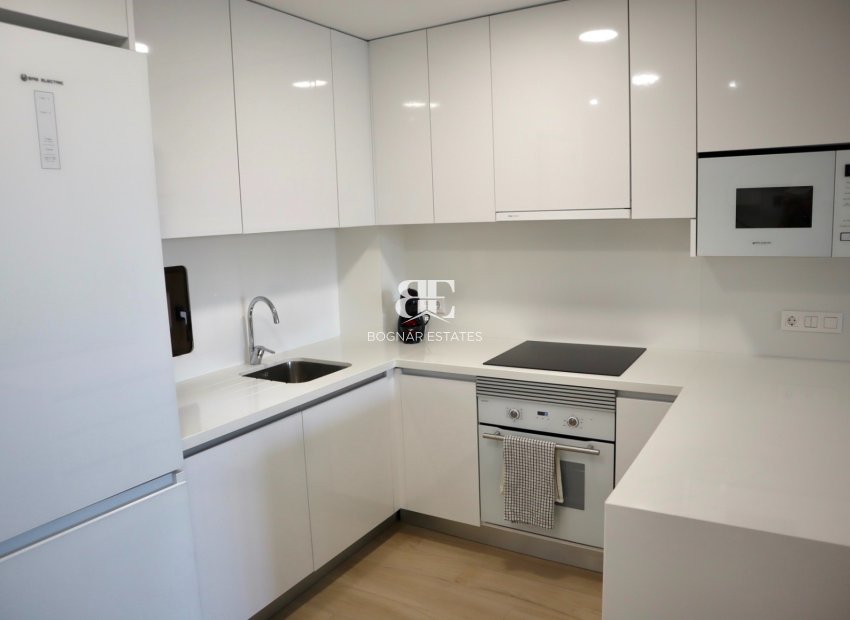 Resale - apartment -
Finestrat