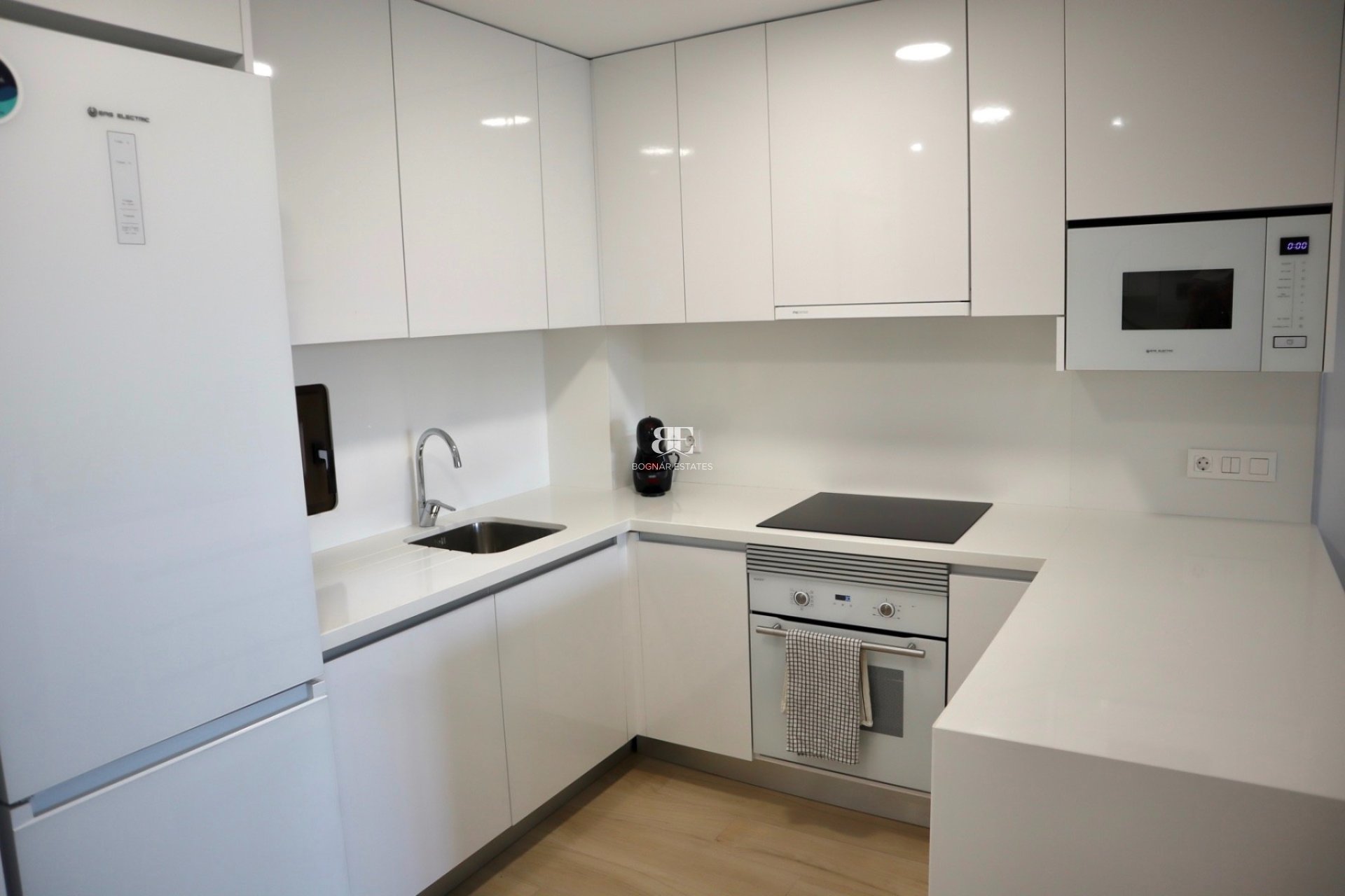 Resale - apartment -
Finestrat