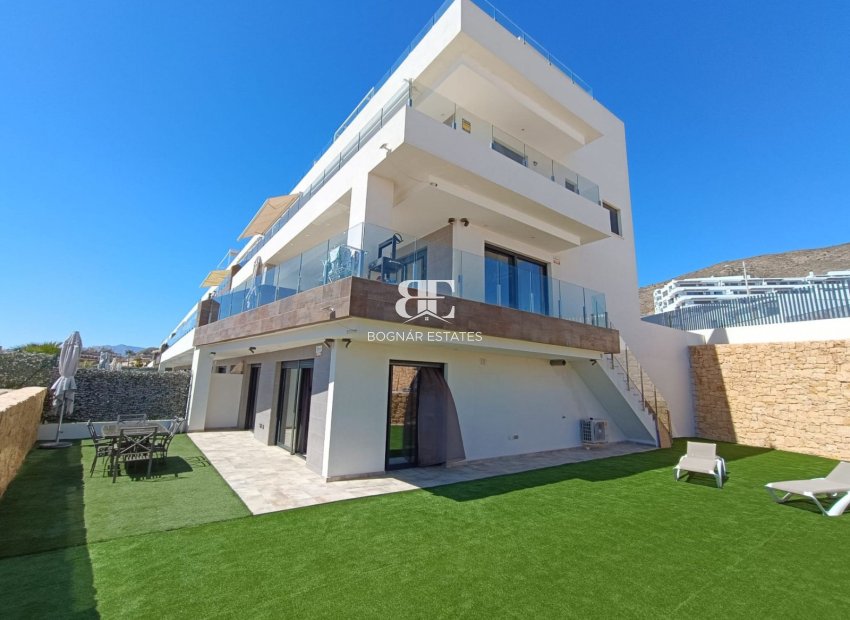 Resale - apartment -
Finestrat