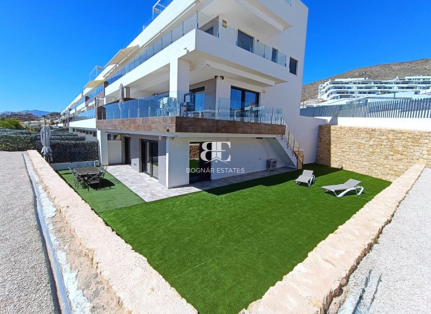 Resale - apartment -
Finestrat