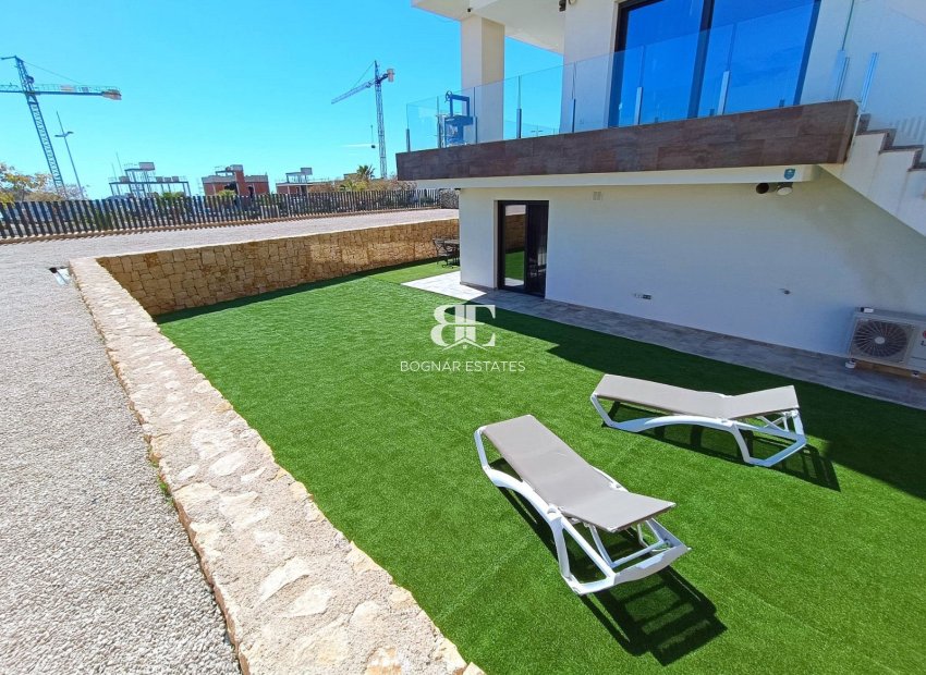 Resale - apartment -
Finestrat