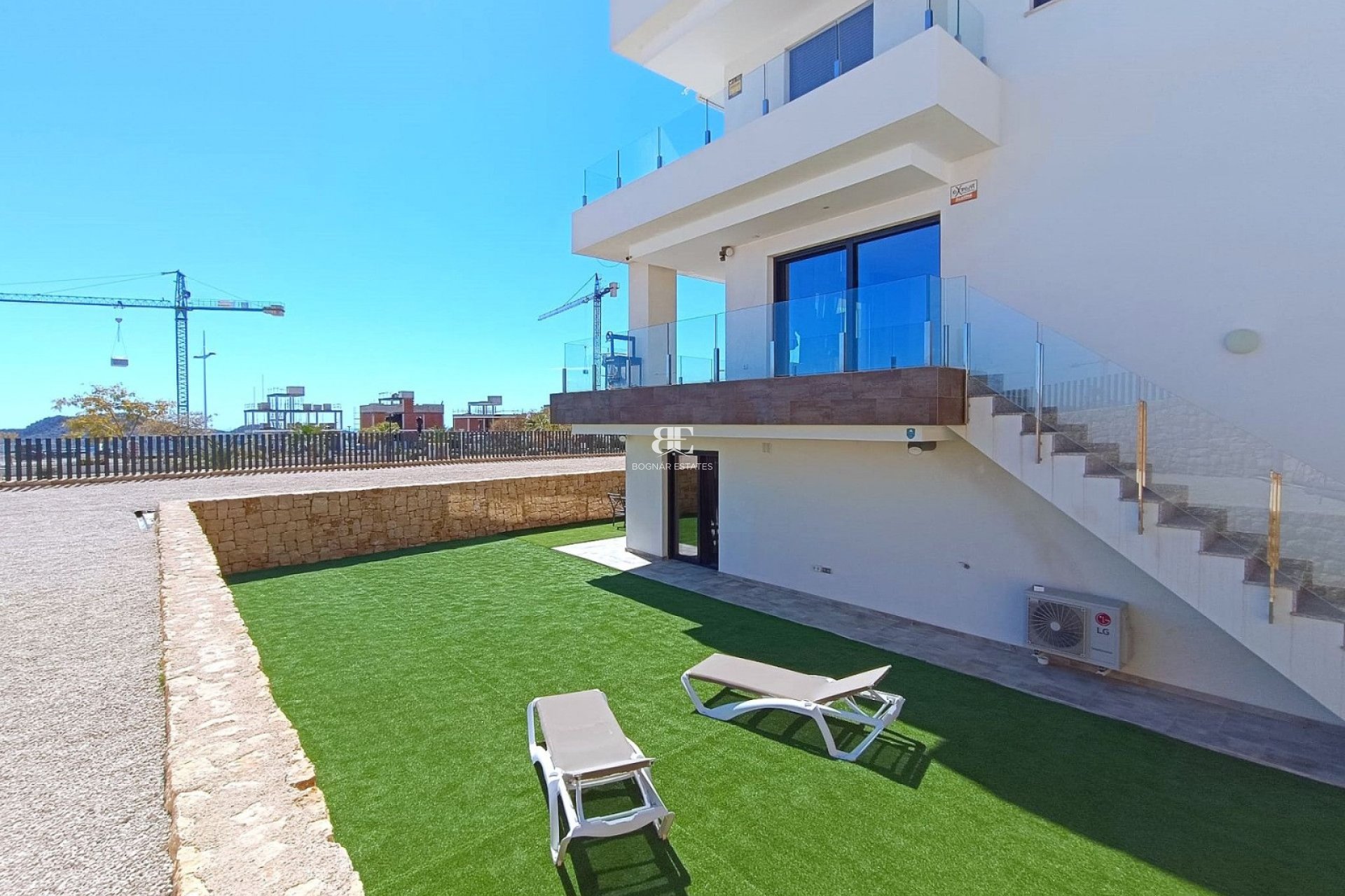 Resale - apartment -
Finestrat