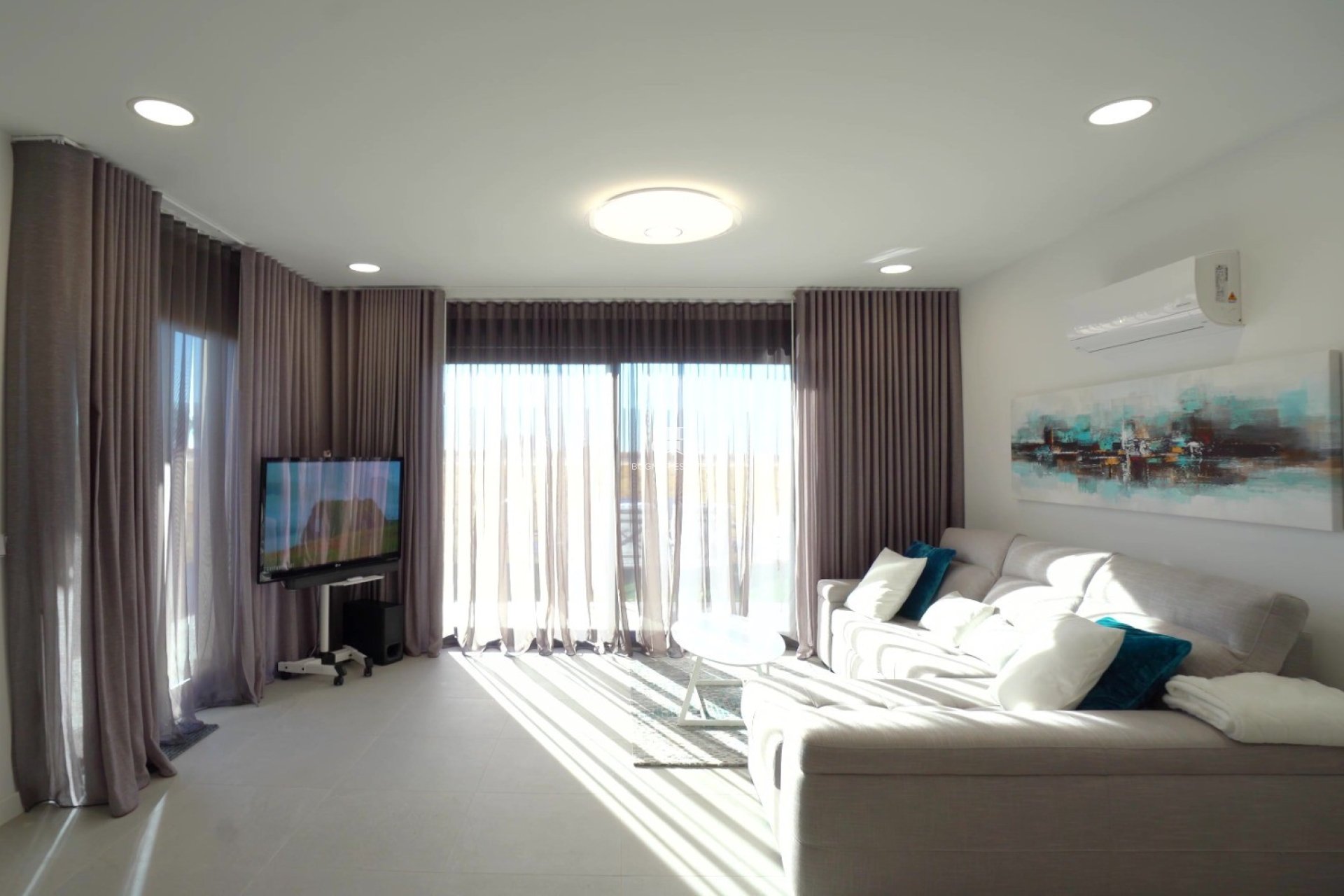 Resale - apartment -
Finestrat