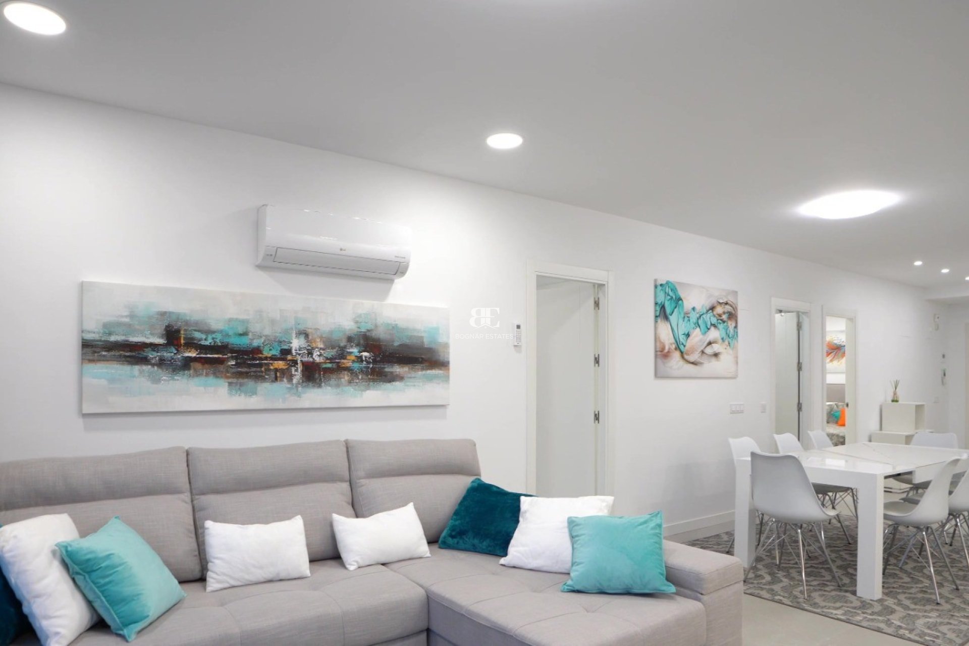 Resale - apartment -
Finestrat