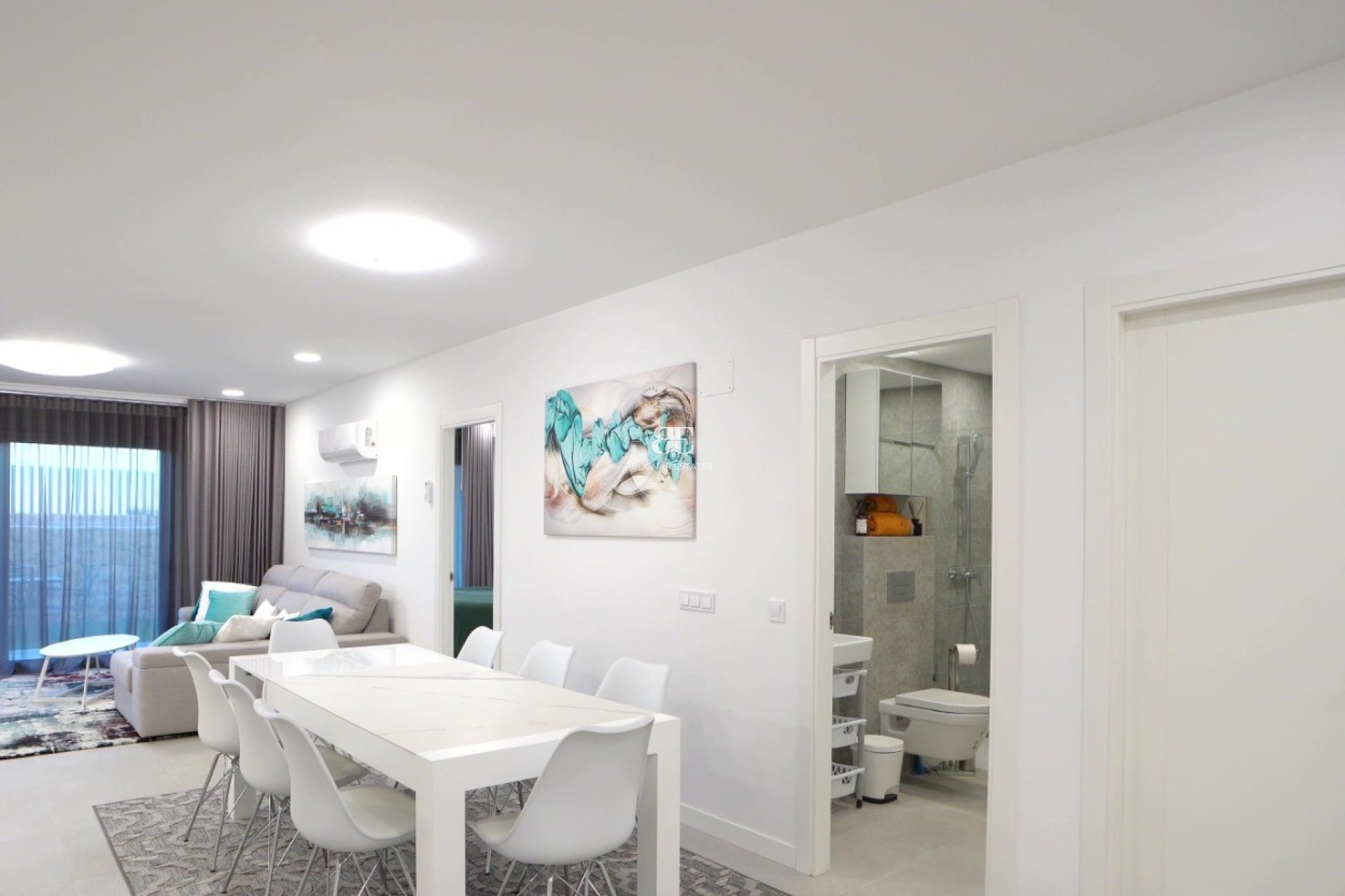 Resale - apartment -
Finestrat
