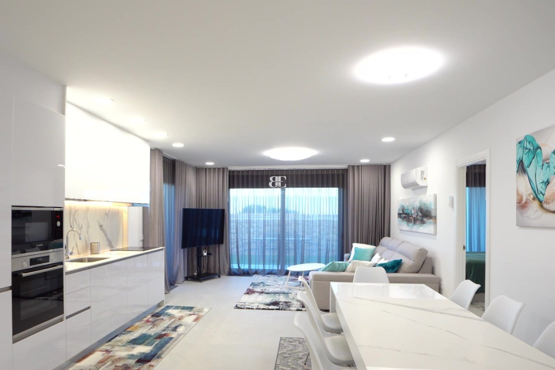 Resale - apartment -
Finestrat