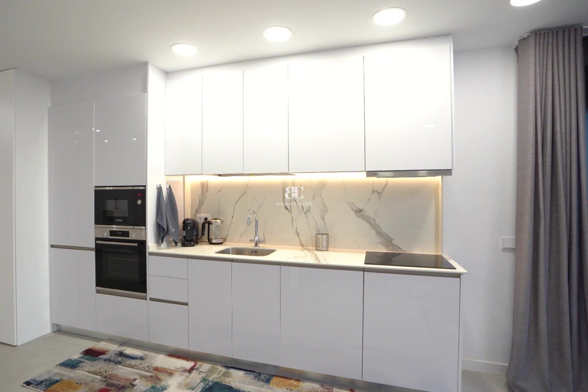 Resale - apartment -
Finestrat