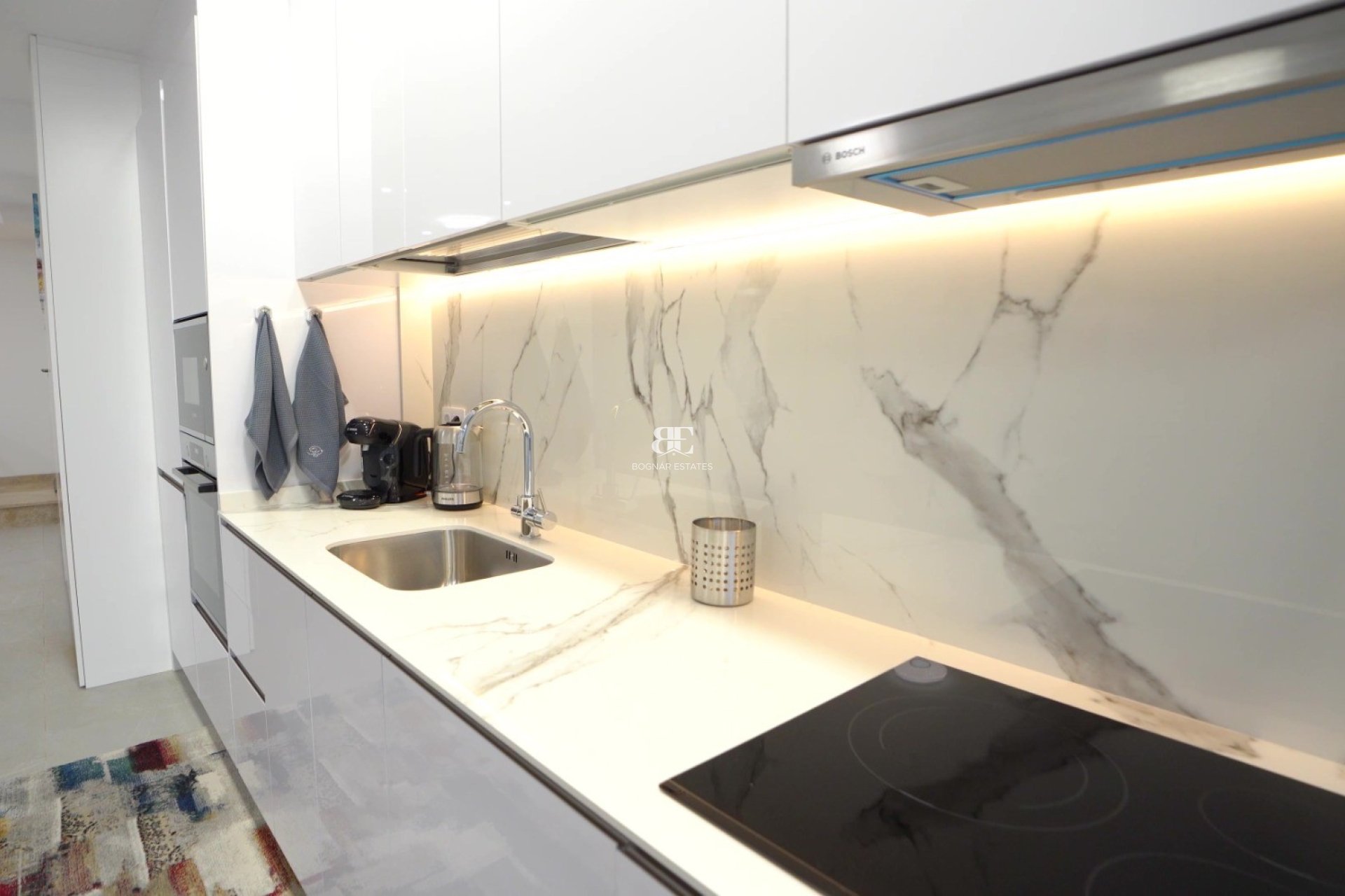 Resale - apartment -
Finestrat