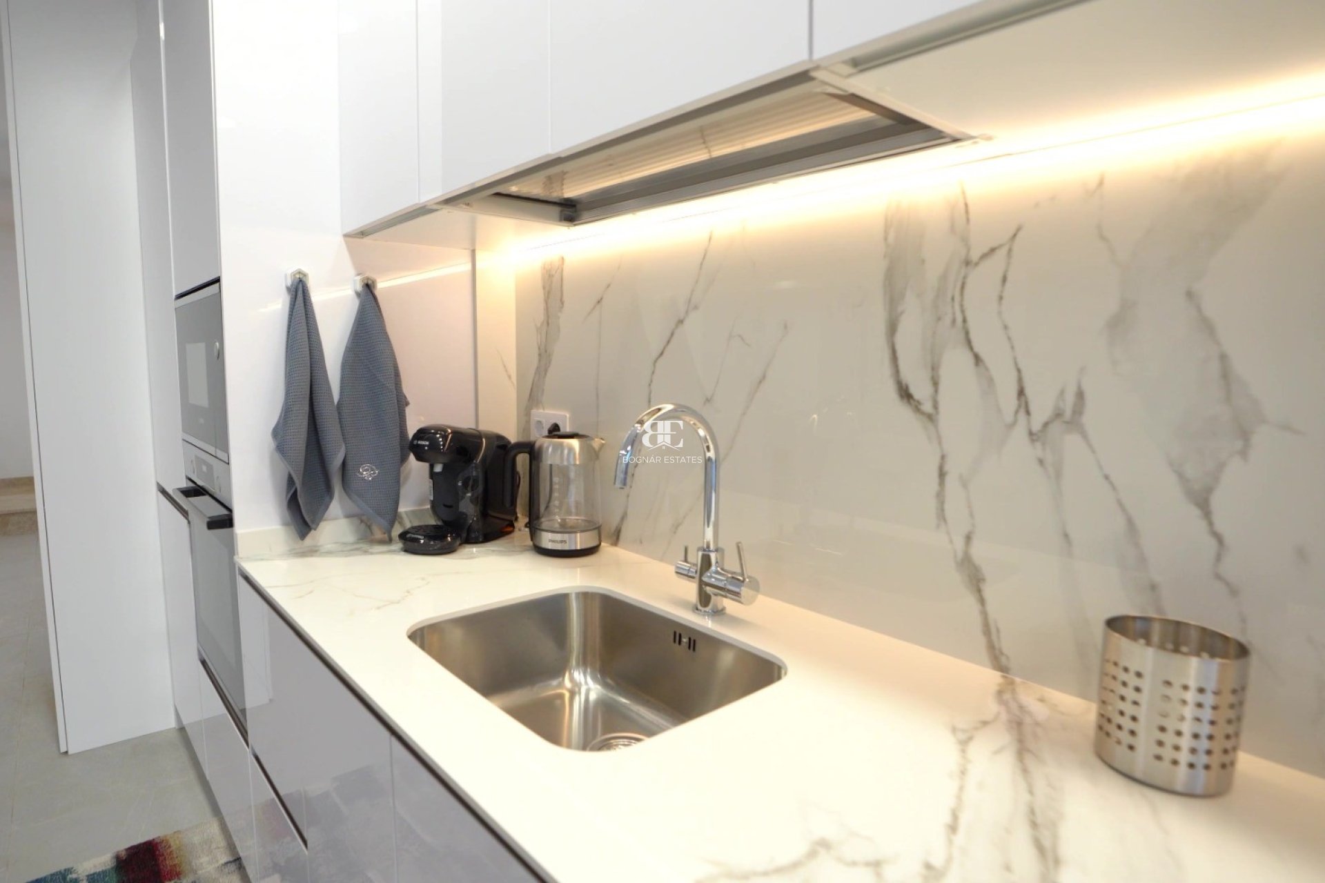 Resale - apartment -
Finestrat