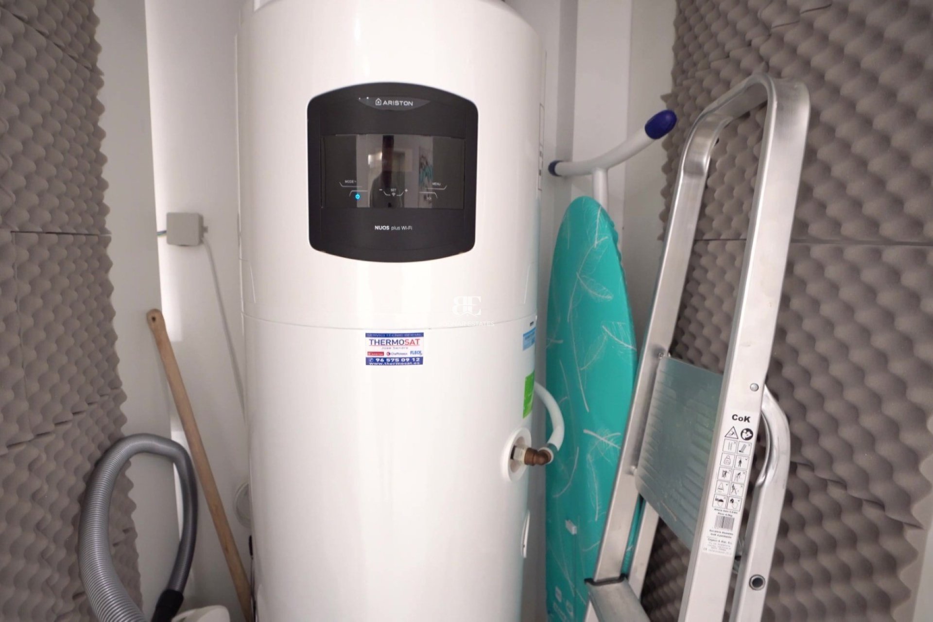 Resale - apartment -
Finestrat