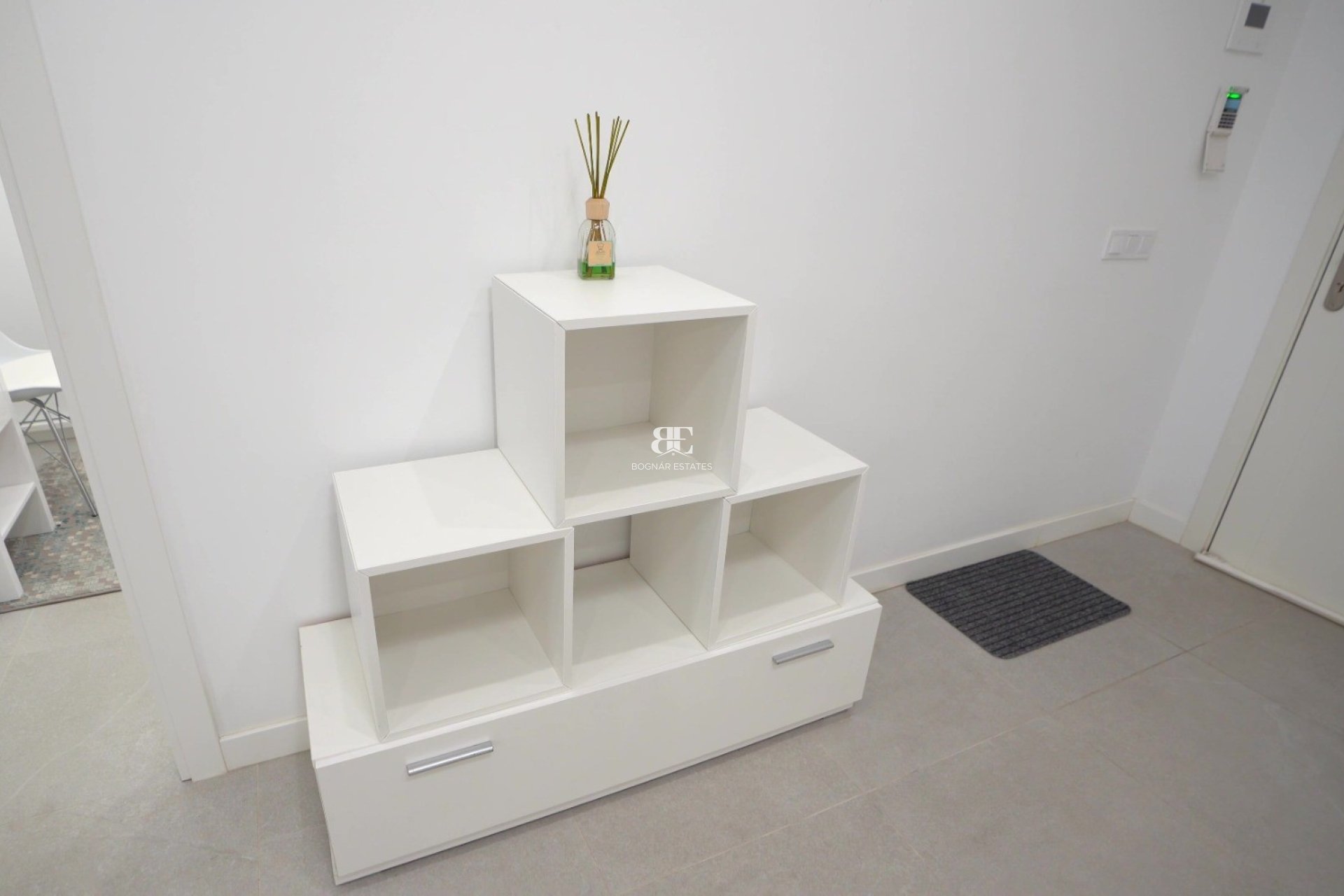 Resale - apartment -
Finestrat