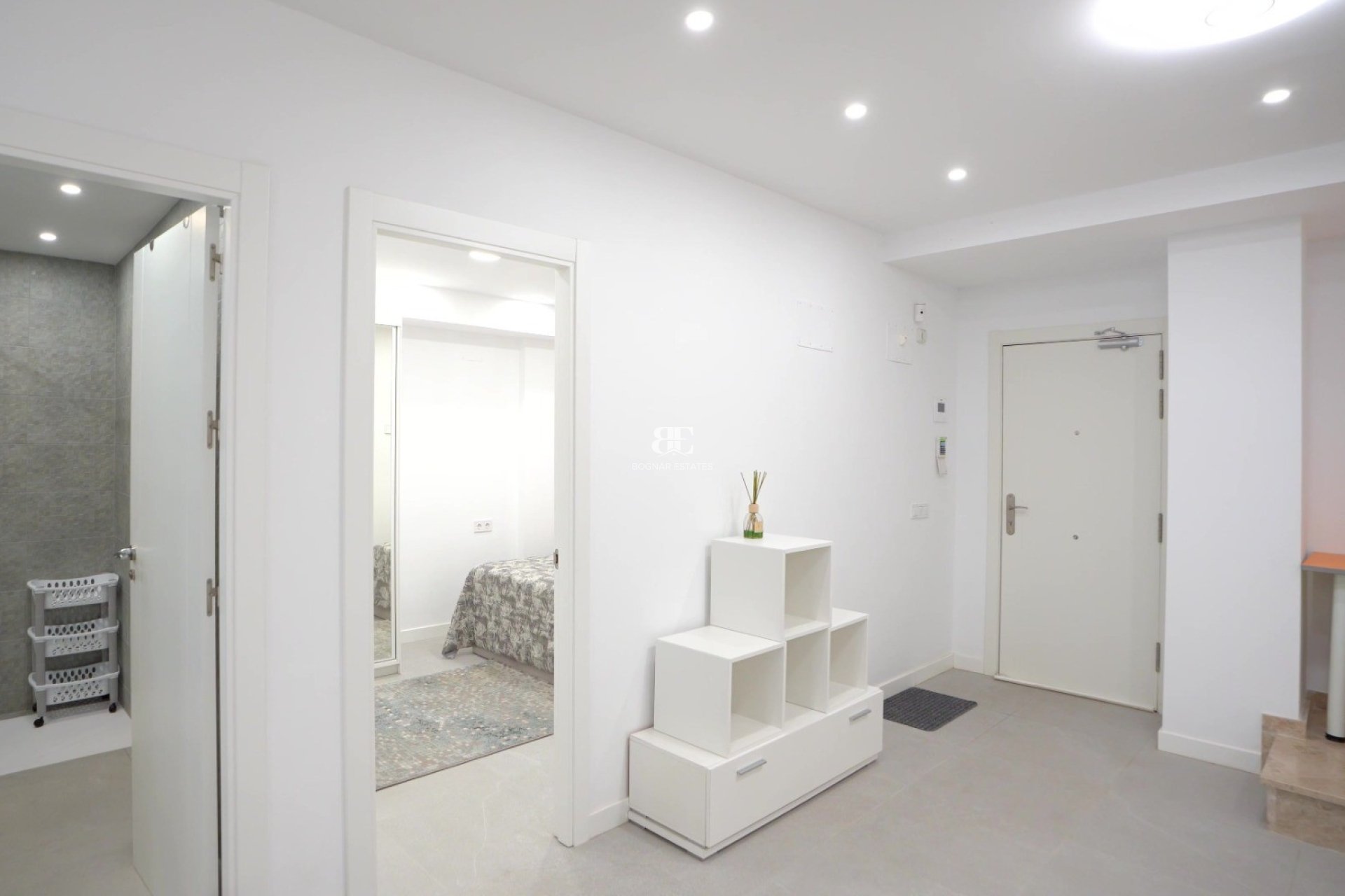 Resale - apartment -
Finestrat