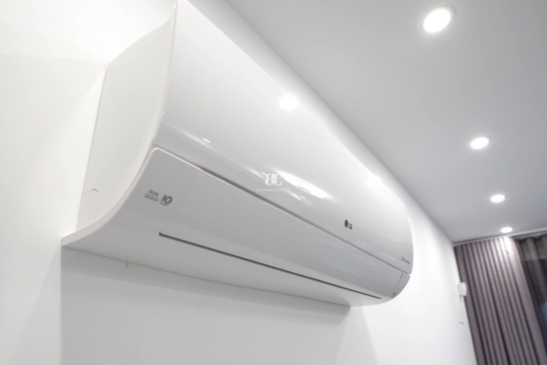 Resale - apartment -
Finestrat