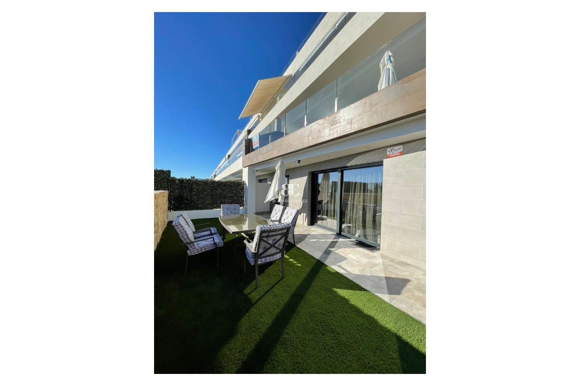 Resale - apartment -
Finestrat