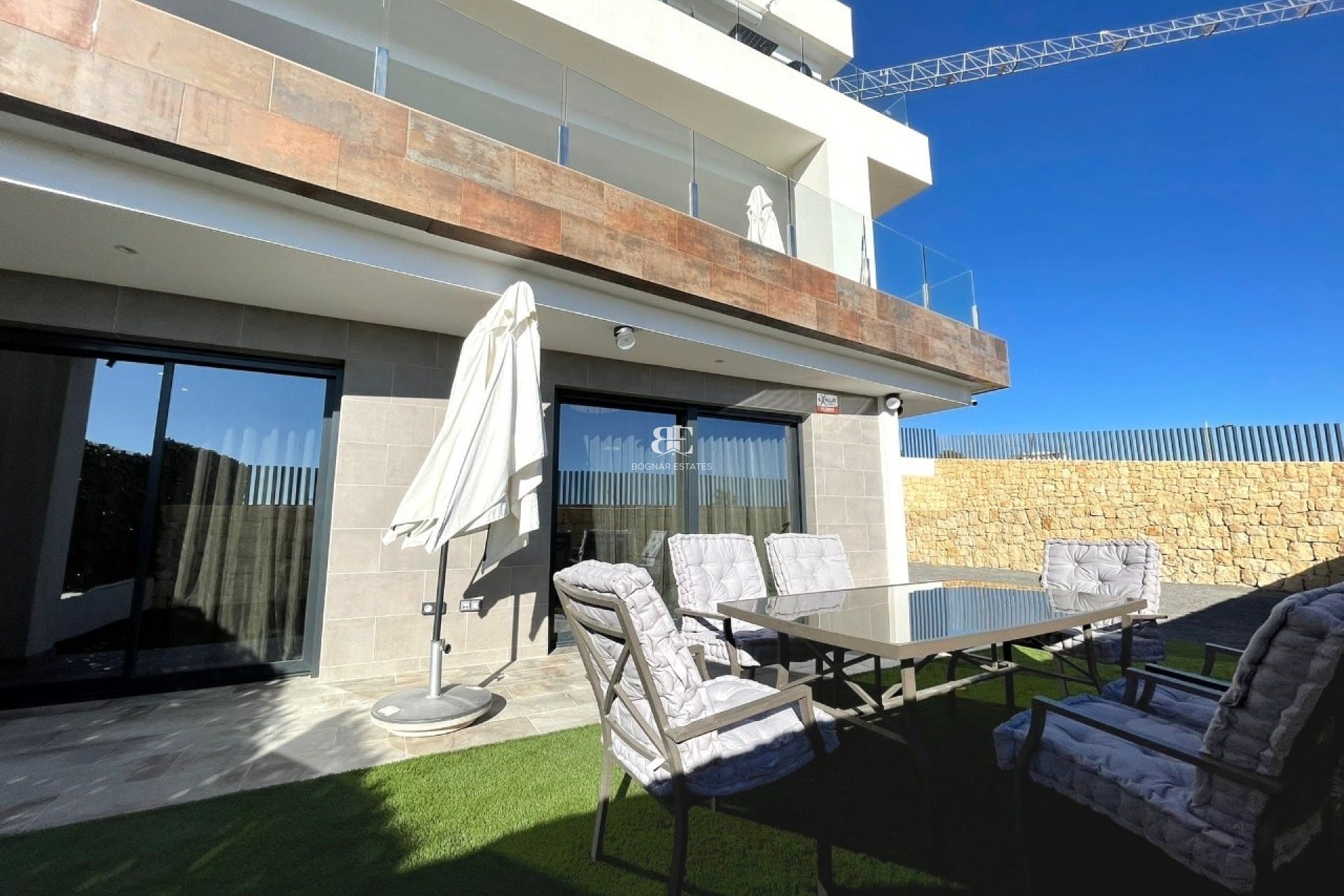 Resale - apartment -
Finestrat