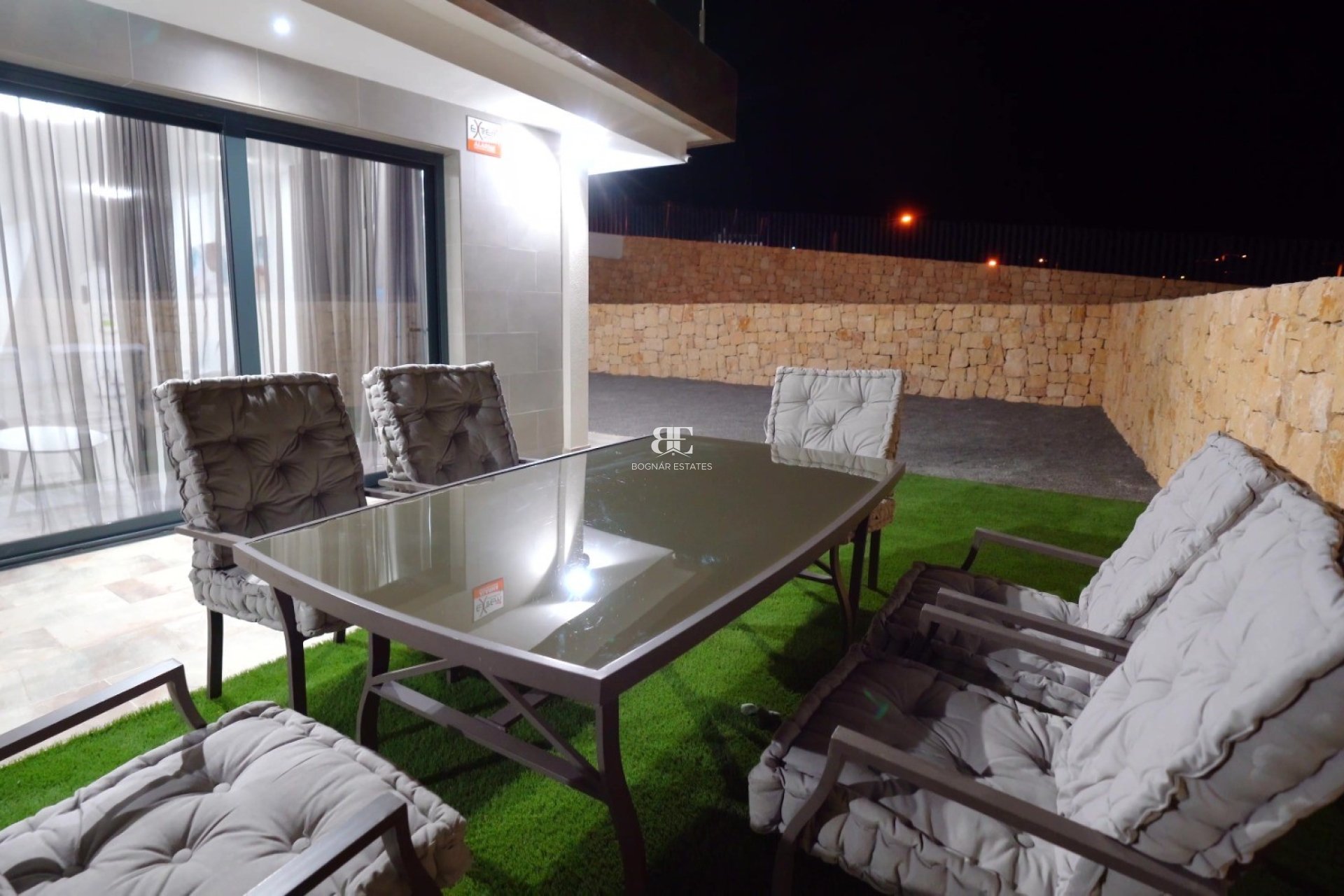 Resale - apartment -
Finestrat