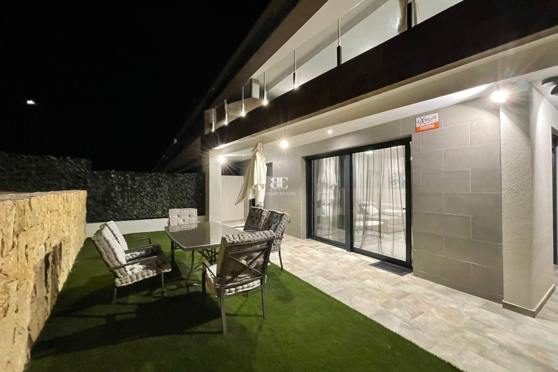 Resale - apartment -
Finestrat