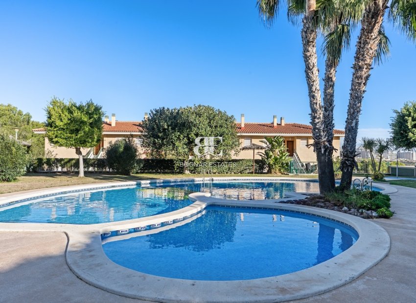 Resale - apartment -
Gran Alacant - Novamar