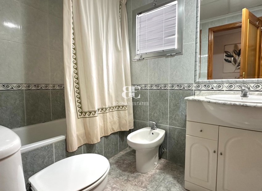 Resale - apartment -
Guardamar del Segura - Center