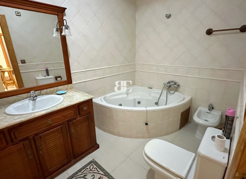 Resale - apartment -
Guardamar del Segura - Center