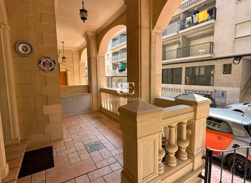 Resale - apartment -
Guardamar del Segura - Center