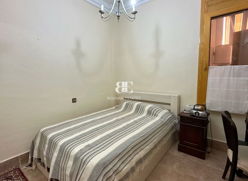 Resale - apartment -
Guardamar del Segura - Center