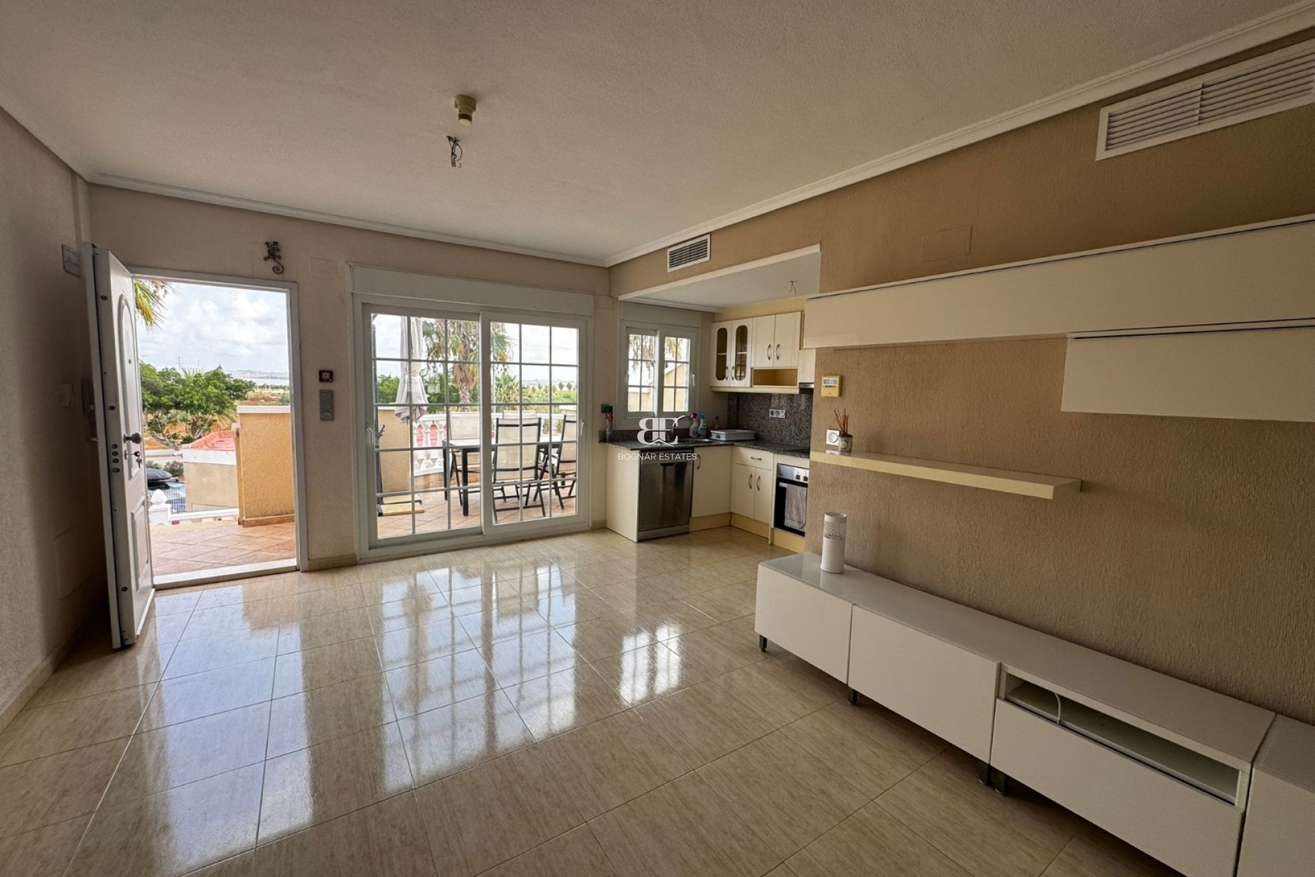 Resale - apartment -
Guardamar del Segura - El Raso