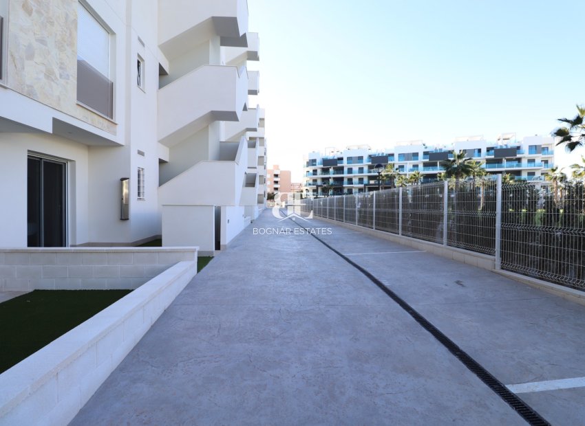 Resale - apartment -
Guardamar del Segura - El Raso