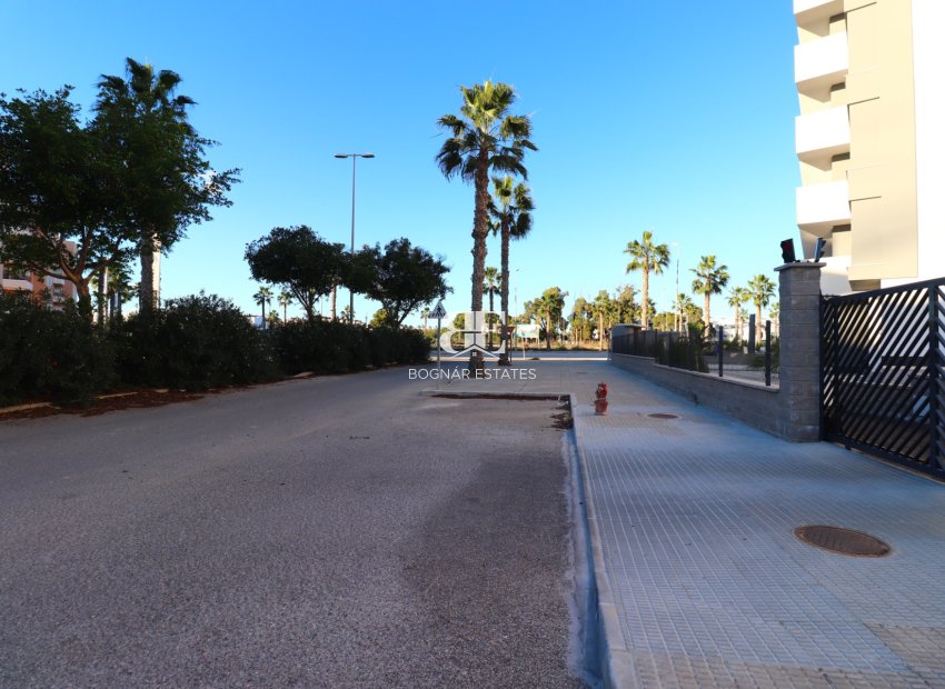 Resale - apartment -
Guardamar del Segura - El Raso
