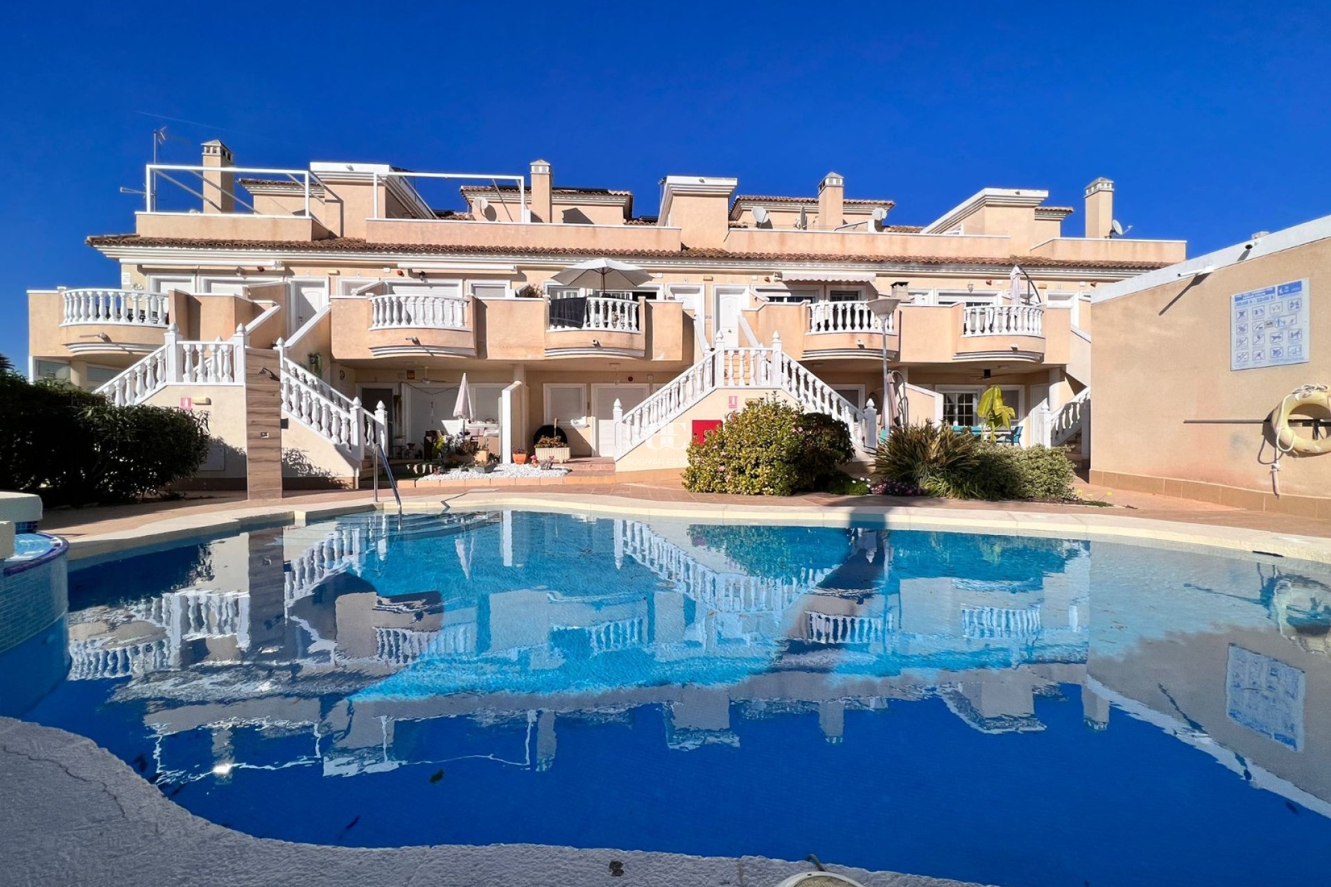 Resale - apartment -
Guardamar del Segura - El Raso