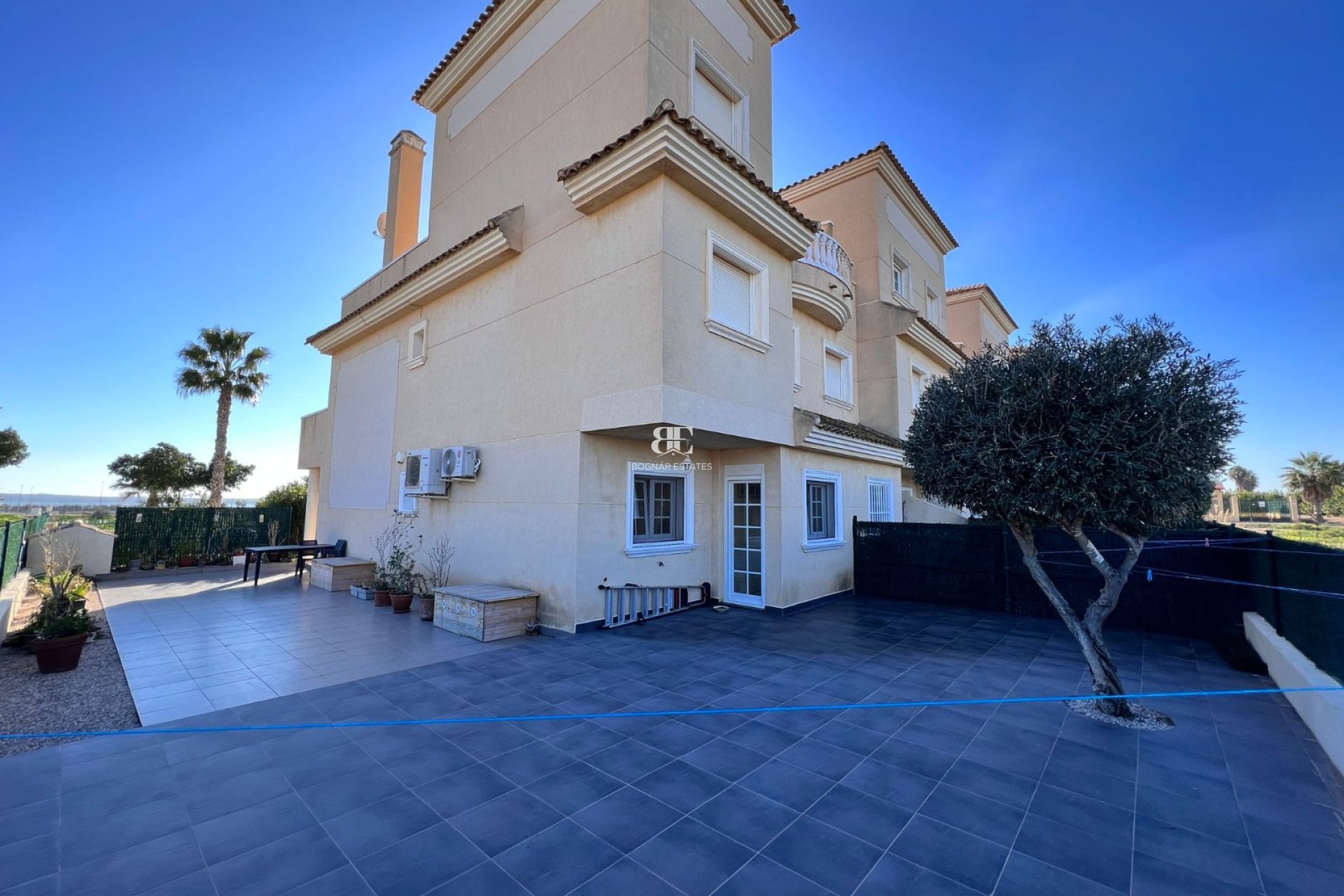 Resale - apartment -
Guardamar del Segura - El Raso