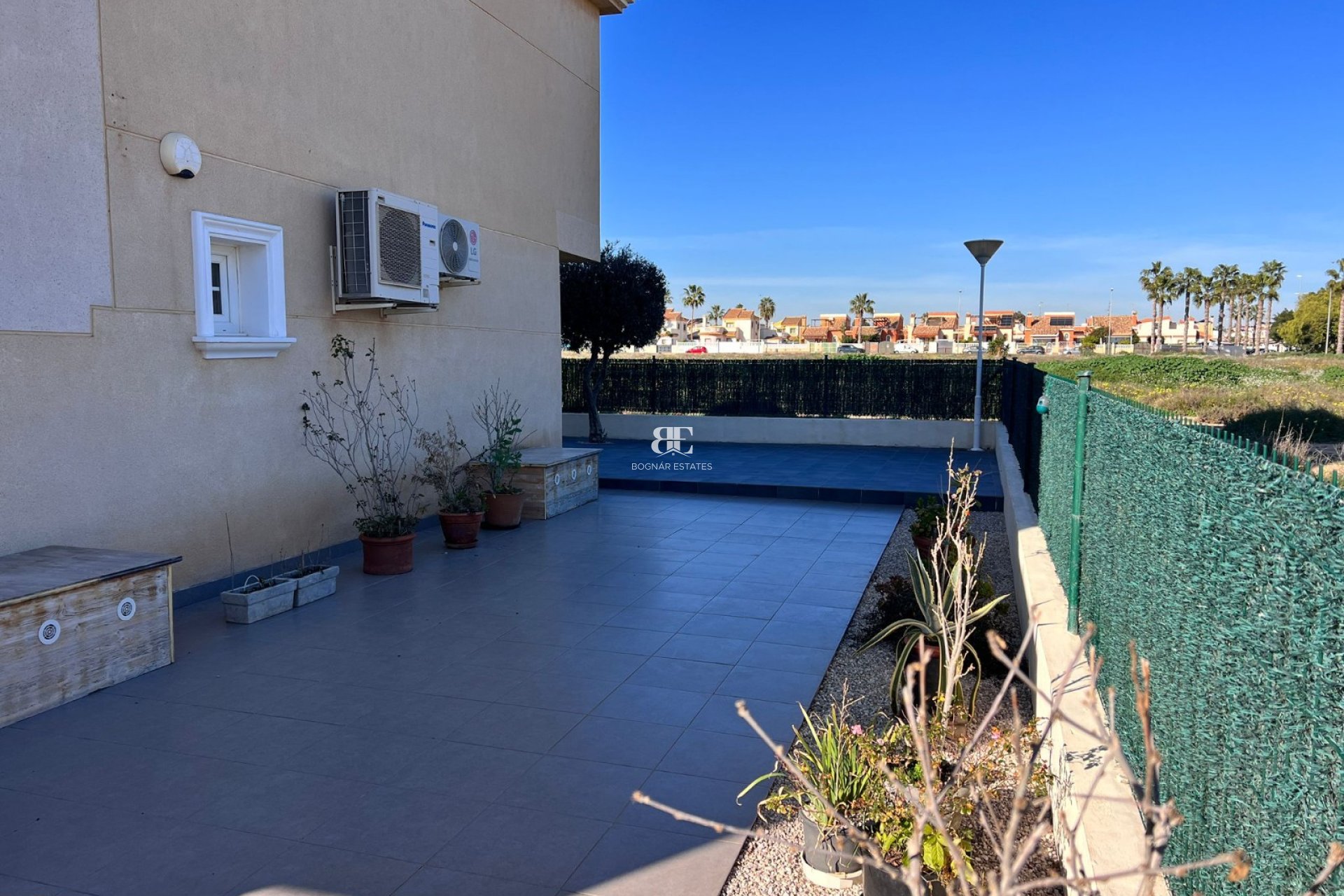 Resale - apartment -
Guardamar del Segura - El Raso
