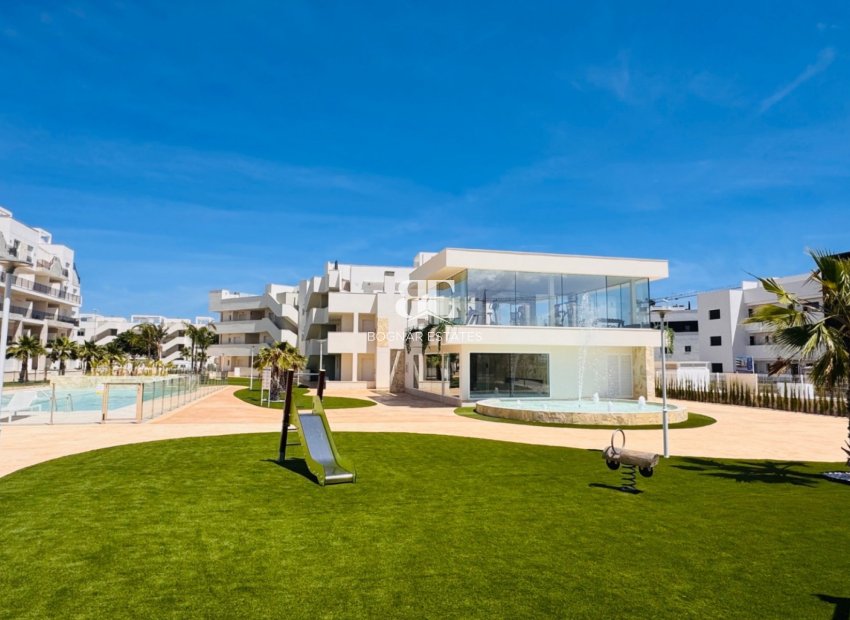 Resale - apartment -
Guardamar del Segura - El Raso