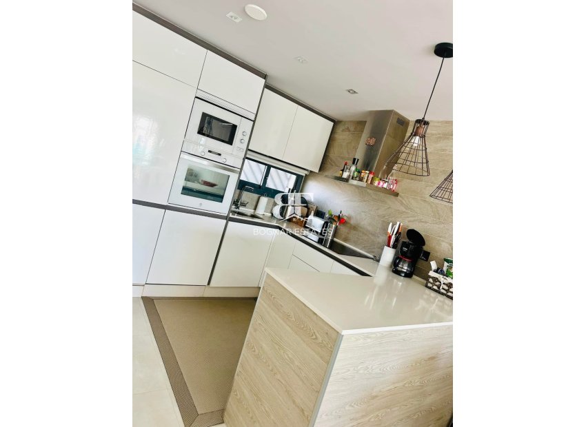 Resale - apartment -
Guardamar del Segura - El Raso