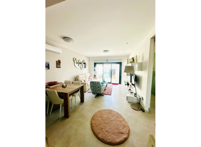 Resale - apartment -
Guardamar del Segura - El Raso