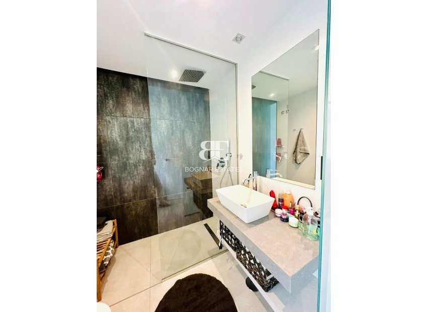 Resale - apartment -
Guardamar del Segura - El Raso