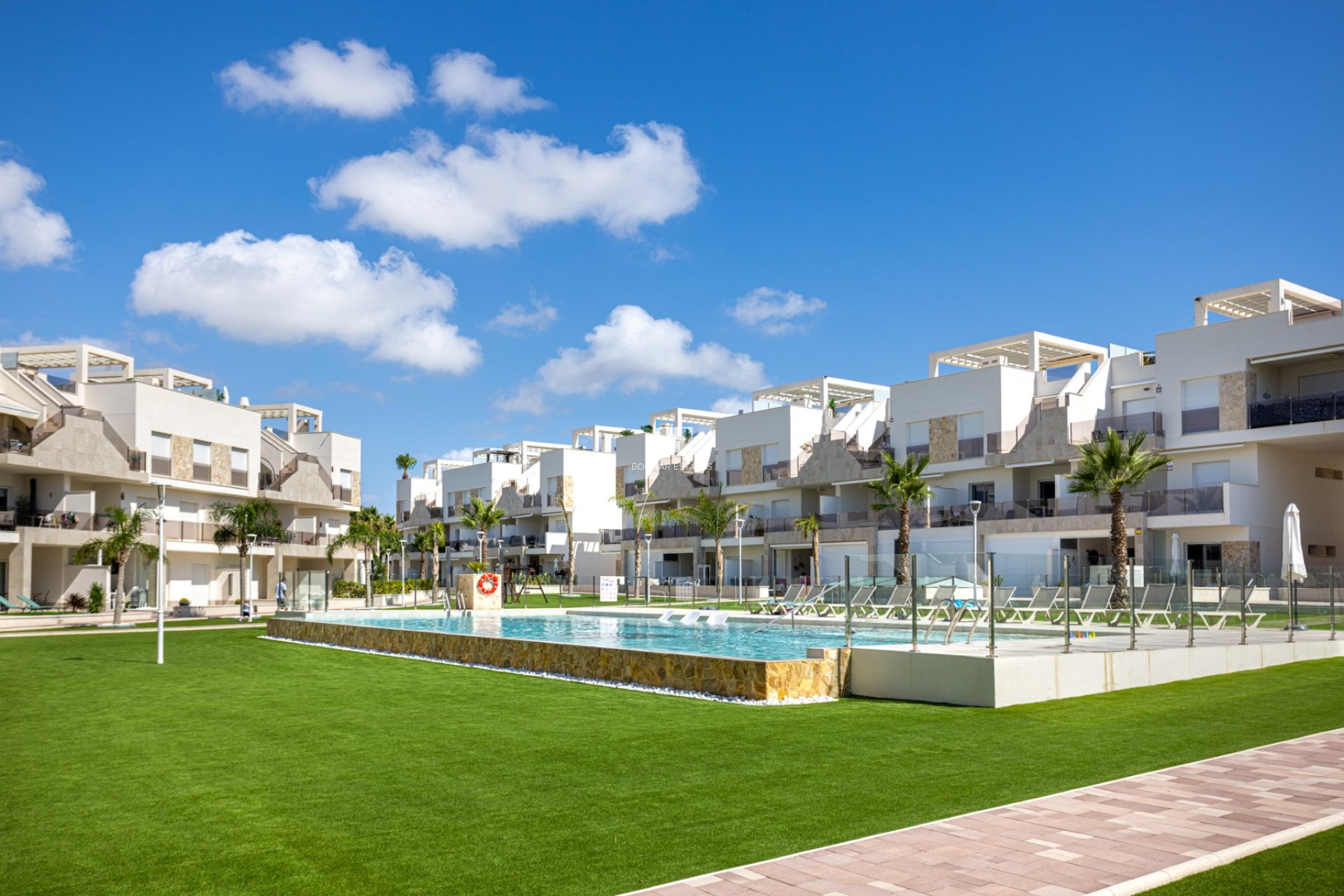 Resale - apartment -
Guardamar del Segura - El Raso