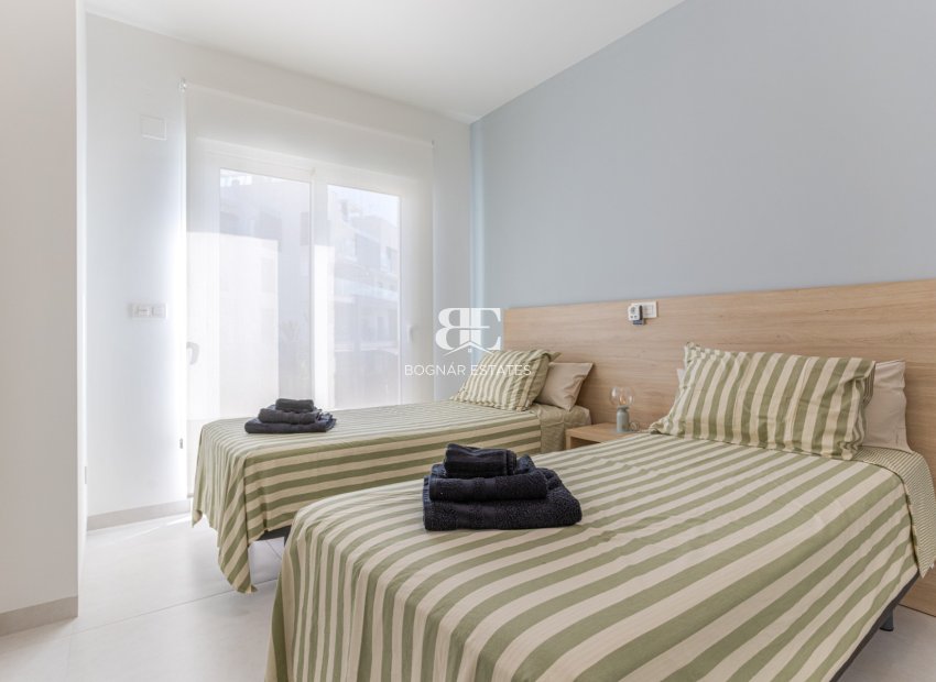 Resale - apartment -
Guardamar del Segura - El Raso