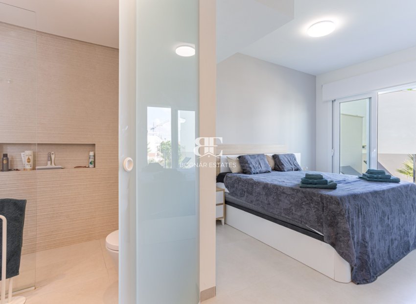 Resale - apartment -
Guardamar del Segura - El Raso