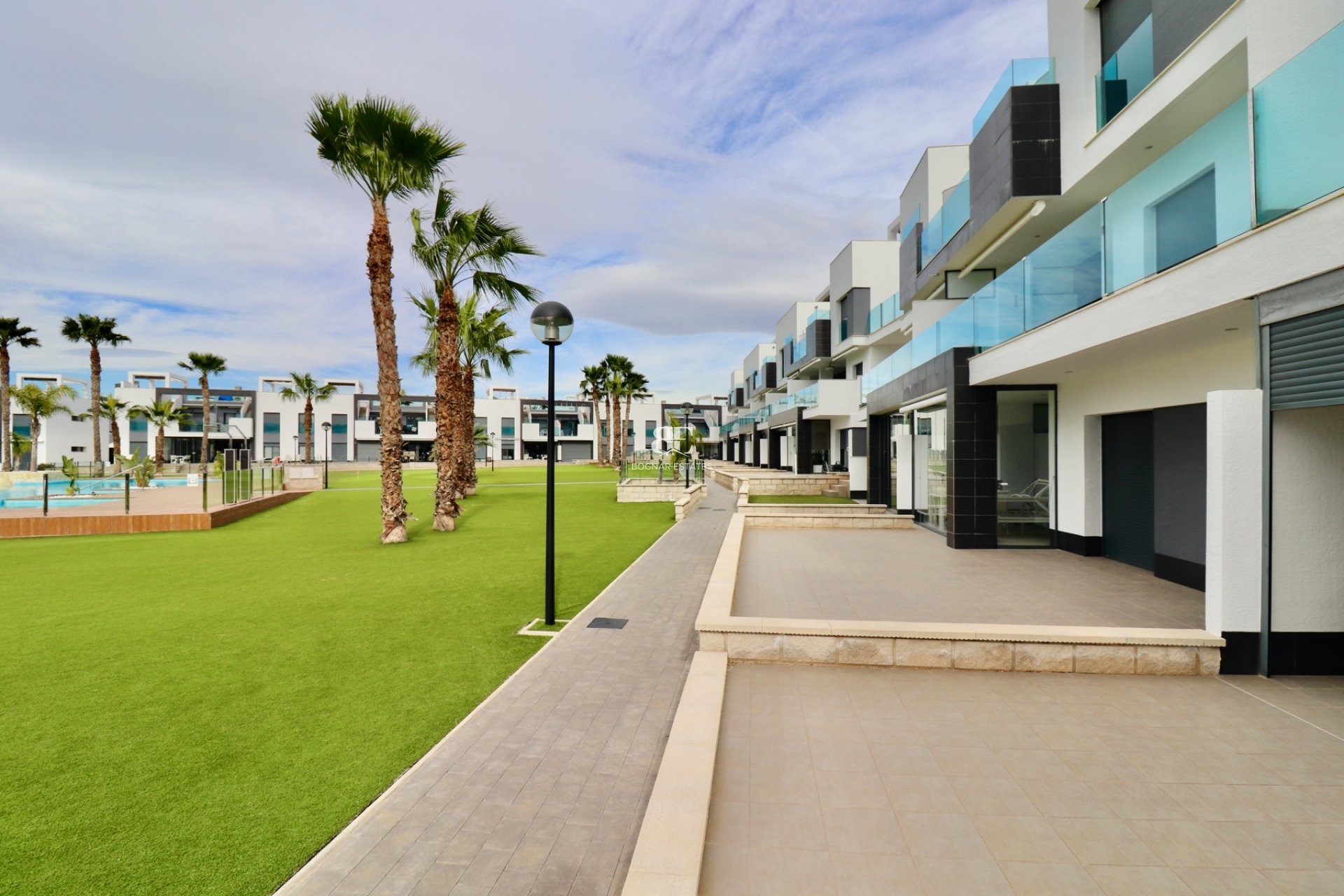 Resale - apartment -
Guardamar del Segura - Guardamar - El Raso