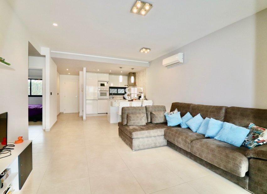 Resale - apartment -
Guardamar del Segura - Guardamar - El Raso