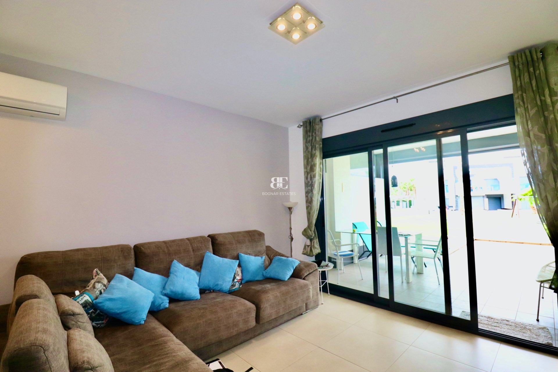Resale - apartment -
Guardamar del Segura - Guardamar - El Raso